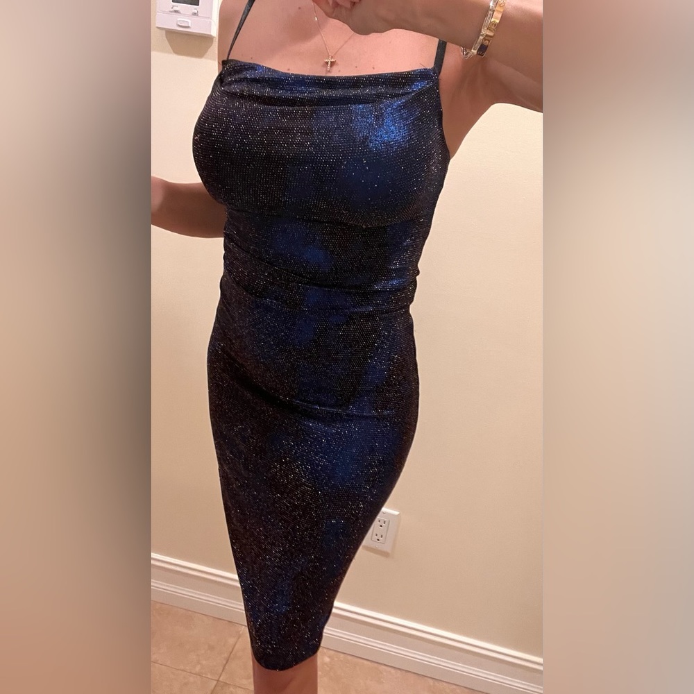 Bebe SQUARE NECK MIDI DRESS